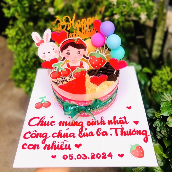 Chủ đề Bé Gái dâu tây + chùm bóng - size 16