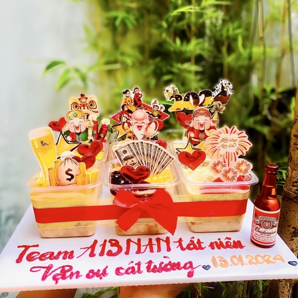 Set 9 hộp tất niên