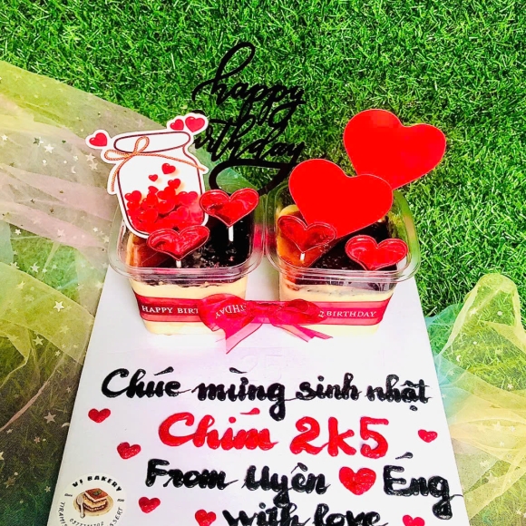 Set 2 hộp Couple 8 + nâng đế ghi nhiều chữ